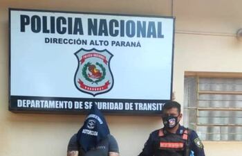 El exsuboficial policial Cristhian Ariel Cazal Barúa (40) fue capturado este sábado por agentes del Departamento de Seguridad de Tránsito.