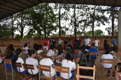 Alumnos de Derecho organizan charla sobre prevención de la pornografía infantil.