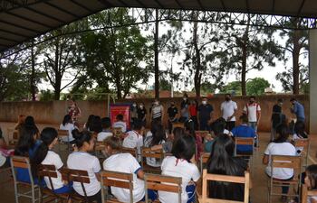 Alumnos de Derecho organizan charla sobre prevención de la pornografía infantil.