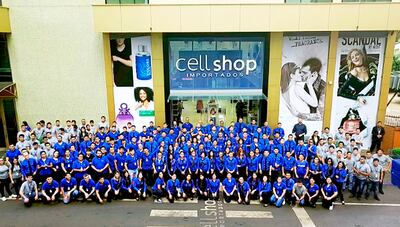El gran equipo de Cellshop, que tiene su sede en Ciudad del Este.