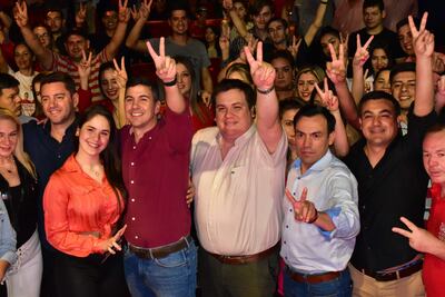 El presidenciable Santiago Peña junto al precandidato a gobernador César Luis Sosa y los precandidatos a diputados, Edgar Chávez y Darío Ortellado, respectivamente.