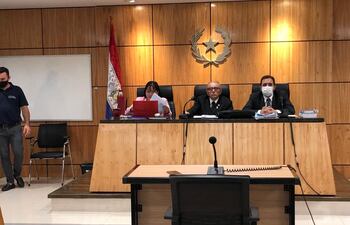 Alba Meza, Herminio Montiel y Marino Méndez, miembros del Tribunal de Sentencia, que dictó la condena.