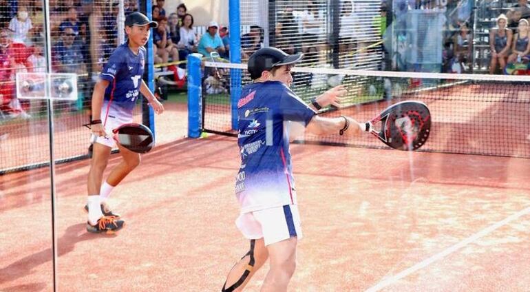 Paraguay es campeón mundial juvenil de pádel. 