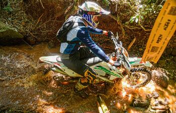 Una travesía bastante dura fue la que tuvieron que realizar los 60 pilotos en la tercera fecha del calendario, en Ybyturuzú.