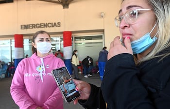 Familiares de don Ramón Samudio, a quien amputaron una de sus piernas supuestamente por error.