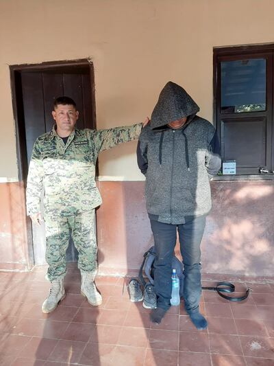 El supuesto autor (d) fue detenido en la mañana de este lunes.