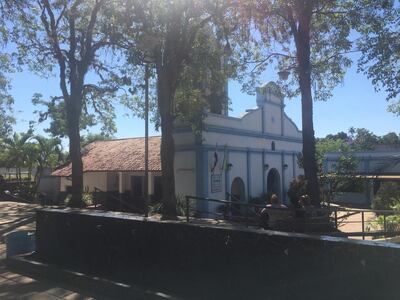 La municipalidad no va a clausurar el ingreso al oratorio de la Virgen.
