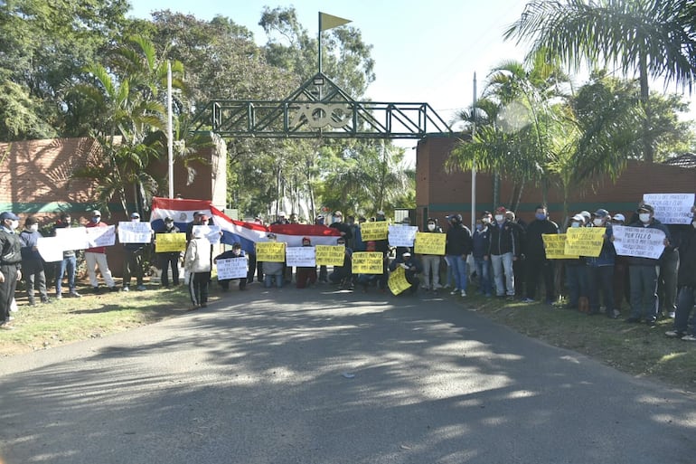 Caddies alegan que ya se juega golf pero sin ellos