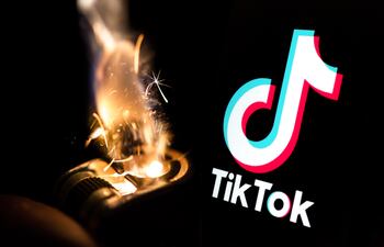 El fire challenge cobró notoriedad en TikTok a principios de este año.