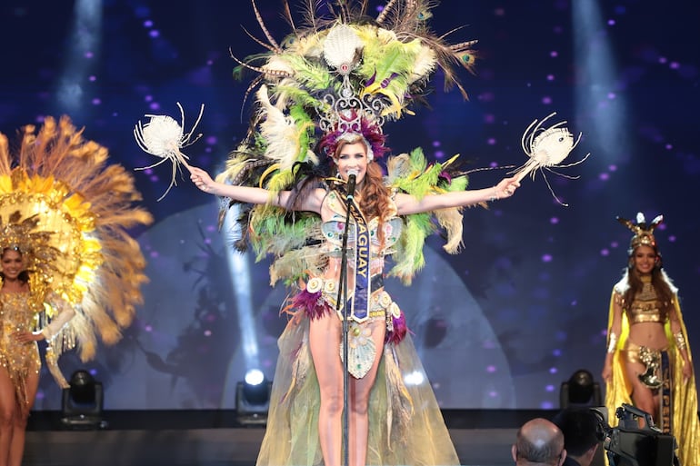 La Miss Continentes Unidos Paraguay Gretha Matiauda con la alegoría Diosa del Karanday obtuvo el tercer puesto en la categoría Traje Típico. (Instagram/OficialMissContinentesUnidos)