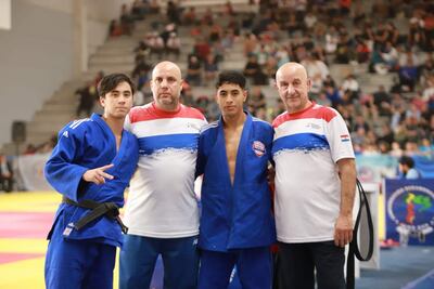 Marcelo Vicentini (i), Gabriel Vicentini, Mateo Ortiz y Jesús Verano, en el certamen argentino. (Foto, Marcelo Chaparro de Fotografía Paraguay)