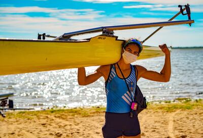 La joven remera Nicole Martínez encontró en la disciplina una salvación para los días en cuarentena. (Foto: SND).