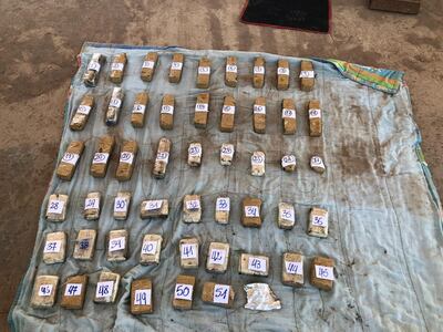 51 panes de marihuana fueron incautados del camión en Puerto Falcón.