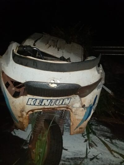 El otro rodado involucrado es un motocarro que circulaba en la misma dirección que el automóvil.