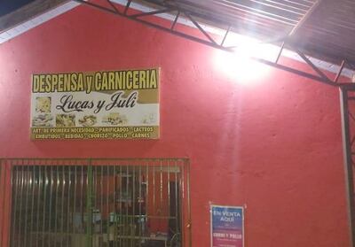 Lucas y Juli, la despensa ubicada en Tomás Romero Pereira, Itapúa, donde el domingo de noche asesinaron a la propietaria.