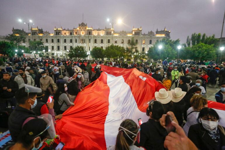 Partidarios de Pedro Castillo durante una manifestación en Lima, Perú, el pasado sábado.