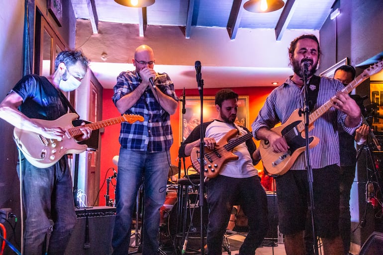 Juanito Ayala, Edu White, Cachito Galeano y Giovanni Domínguez.