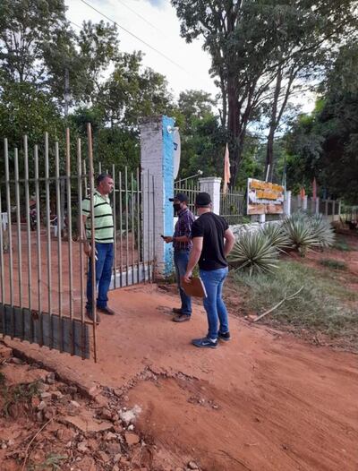 Momento de la verificación de uno de los balnearios, el domingo en Horqueta.
