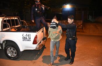 Momento de la llegada de otro de los recapturados.