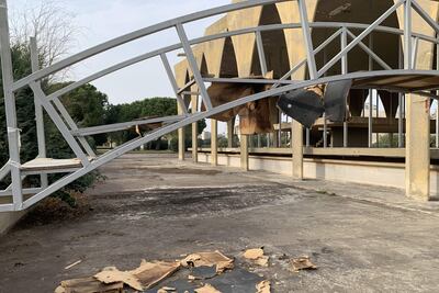 Desperfectos en el "Pabellón del Líbano" de la Feria Internacional Rachid Karami, ubicada en la ciudad libanesa de Trípoli y recientemente declarada Patrimonio de la Humanidad en Peligro por la UNESCO. El pabellón está salpicado de charcos con moho blanco y goteras, símbolo del declive de un país sumido en una grave crisis económica.