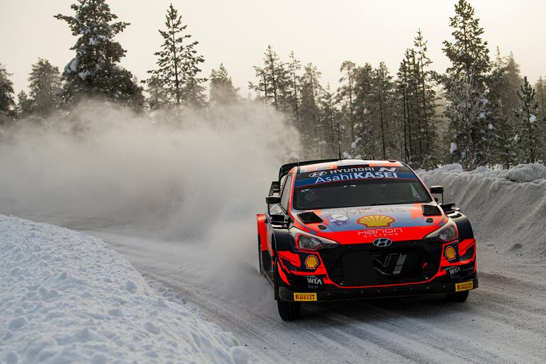 Ott Tanak es el líder de la clasificación general.