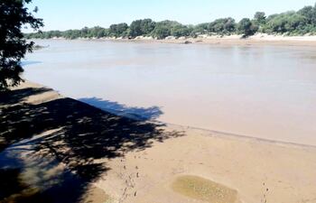 El nivel del río Pilcomayo ayer era de 3,12 metros en Pozo Hondo, según el registro. La sequía incide en el bajo caudal de este año.