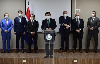 Conferencia de prensa del ministro Euclides Acevedo, sobre la propuesta planteada a Brasil sobre el Anexo C, del Tratado de Itaipú.