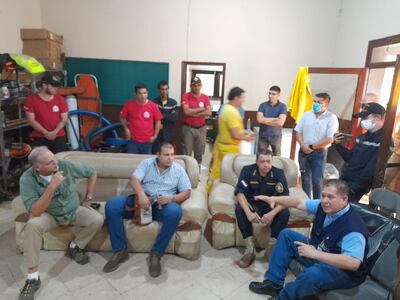 Comitiva de la SEN en Ayolas. (gentileza).