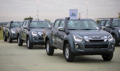 Las camionetas cero kilómetros equipadas, compradas por la Itaipú para Salud.