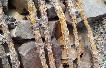 Fisura del pedestal del puente Remanso que se originó hace 41 años.