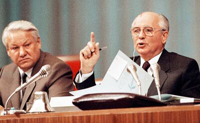 Boris Yeltsin (izq.), expresidente de Rusia, en una imagen de archivo.