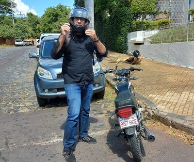 Motociclista denunciado por agresión.