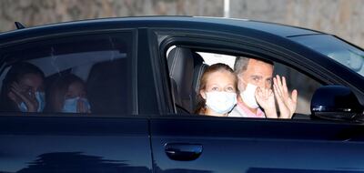 La familia real a su arribo al palacio Marivent para pasar unas vacaciones atípicas sin el rey emérito Juan Carlos I.