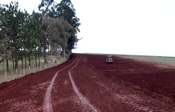 Colonos de Mayor Otaño están financiando la apertura del camino.