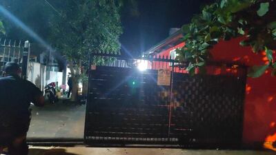 Los malvivientes treparon la muralla para simular el allanamiento y llevarse todo lo que podían.