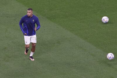 Kylian Mbappe de Francia antes del partido de cuartos de final de la Copa Mundial de la FIFA 2022 entre Inglaterra y Francia en el estadio Al Bayt de Al Khor, Qatar, el 10 de diciembre de 2022. (Copa Mundial de Fútbol, Francia, Qatar)