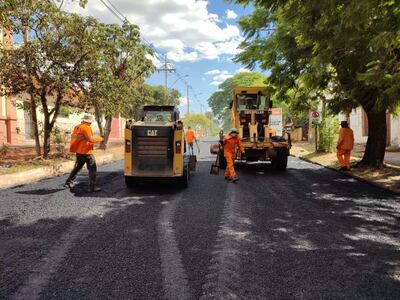 El MOPC realiza el recapado de las calles de San Juan Bautista.