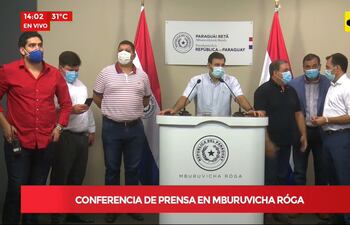 Silvio “Beto” Ovelar fue designado como portavoz en la conferencia de prensa tras la reunión con los dirigentes colorados hoy, sábado 6 de marzo de 2021.