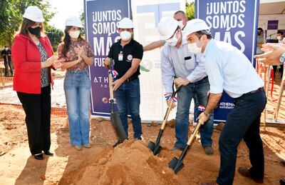 Blanca Ovelar, Silvana López Moreira, Heriberto Lezcano,  Carlos Portillo y Carlos Dubroca.