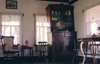 La Casa Giesbrecht habilitada por primera vez a todo público. La construcción está en una aldea de Loma Plata.