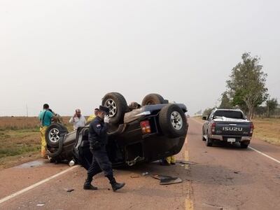 Bomberos voluntarios asistieron a los heridos.