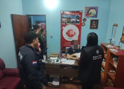 Allanan agencia de turismo y detienen a presunto estafador de viajes