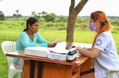 Los profesionales de la Salud se trasladaron hasta la comunidad indígena para brindar asistencia.