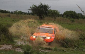 Blas Zapag y Juan José Sánchez lideran la general de la categoría Camionetas con Toyota.