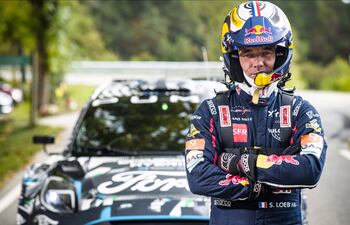 Sébastien Loeb listo para acelerar donde más sabe, el asfalto y la nieve de casa.