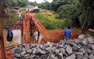 El puente que está en construcción tiene un precio de G. 408 millones, financiados con recursos de royalties.