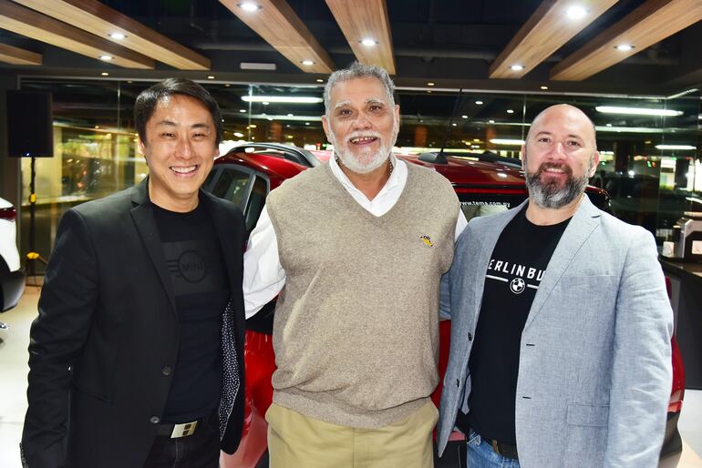 Daniel Park, Alberto Aquino y el Ing. Marcelo Martínez.