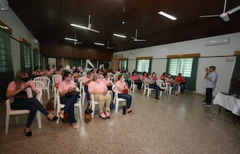 Encuentro de capacitación realizado en las instalaciones del club Deportivo Estrella de la colonia Friesland.