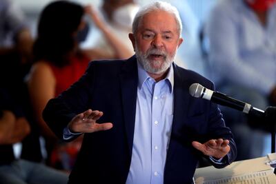 El expresidente brasileño Lula da Silva habla durante una rueda de prensa pública hoy, en Sao Bernardo do Campo (Brasil).