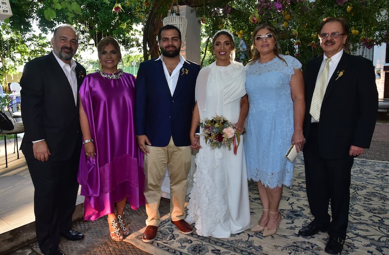 Los novios y sus padrinos Miguel Giménez Centurión y Norma Brítez de Giménez; Carmen Cristaldo Machuca y Duilio Benítez Vargas. 